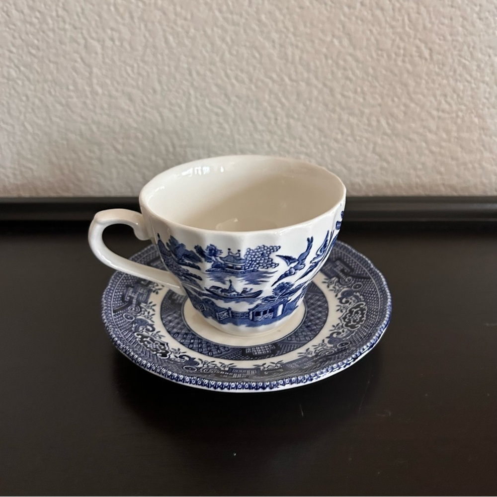 Vintage Royal Wessex Blue Transfer Willow Teacup & Saucer Made in England 8 sets - Picture 4 of 9